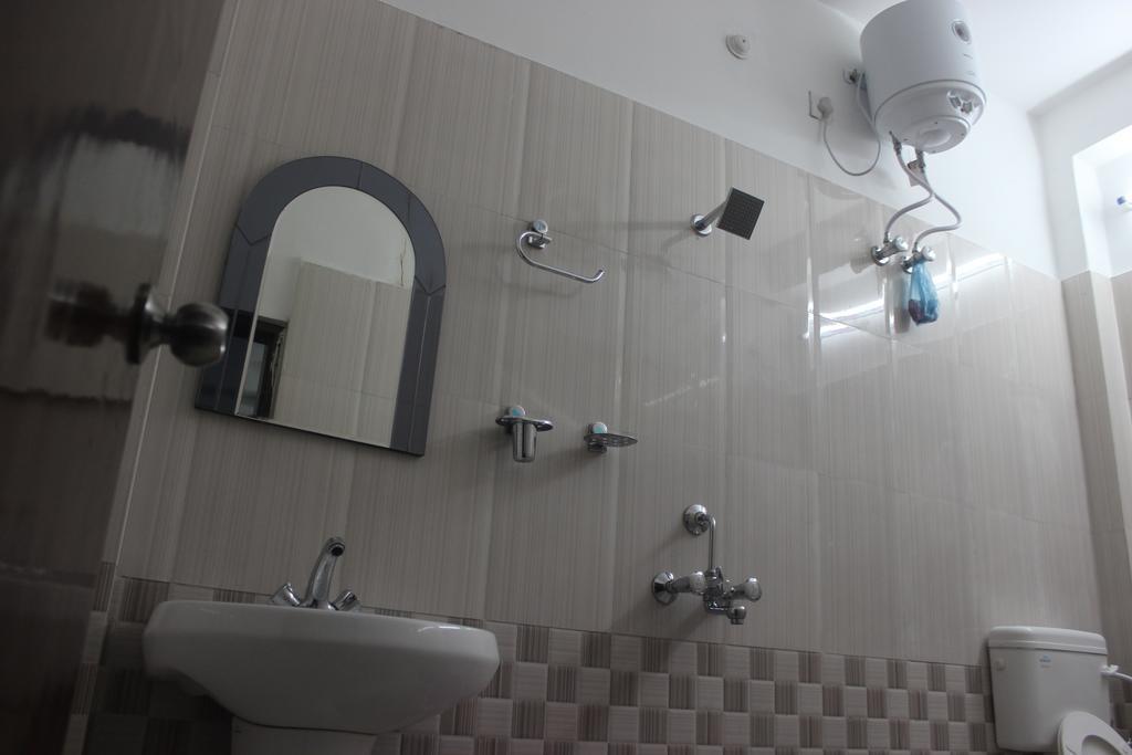 Hotel Kanishka Varanasi Habitación foto